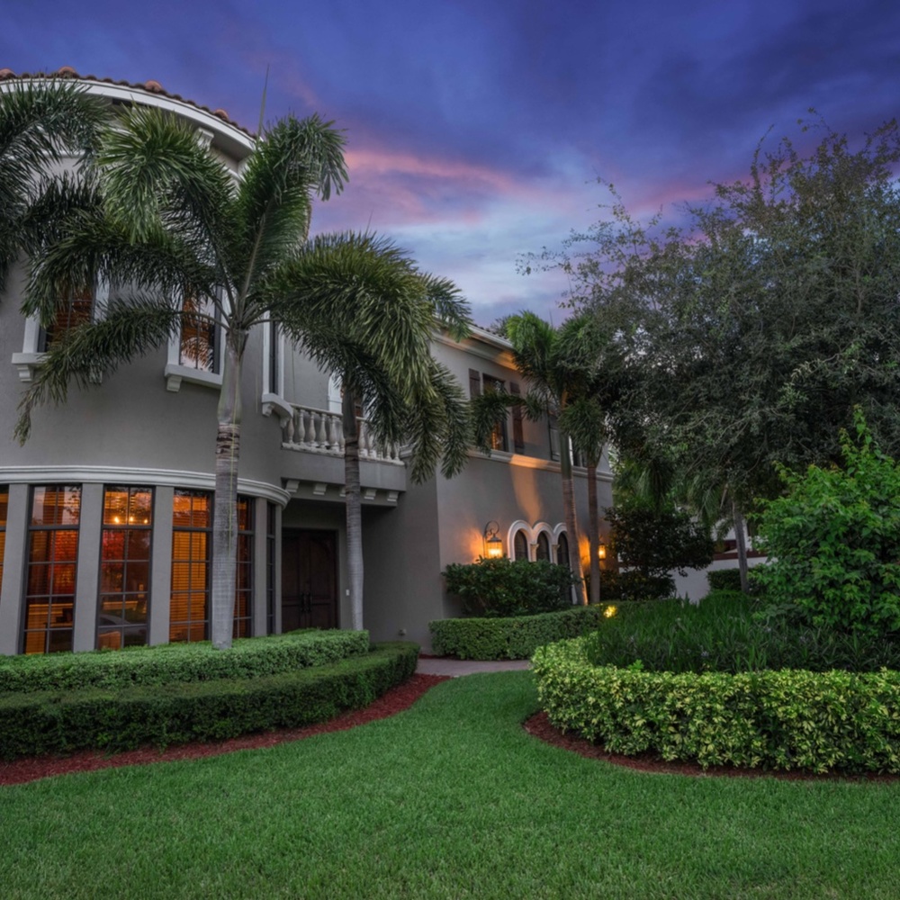 Meet your Posher, Lina